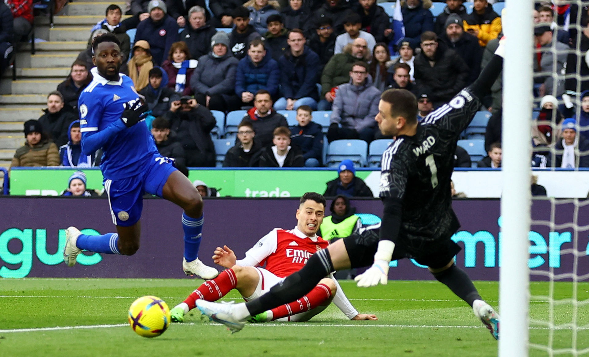 在屏息关注 在屏息关注